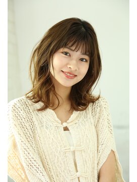 ガーランド (Garland) 大人ミディアム/レイヤー/似合わせカット/ベージュ/卵型