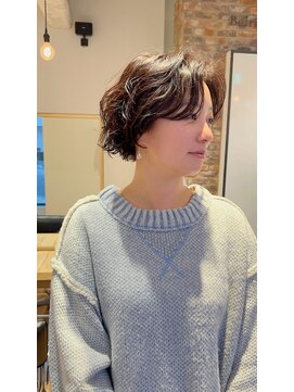 ホヌン 茅ヶ崎(Honnun) ゆるめパーマのミニボブショート/茅ヶ崎