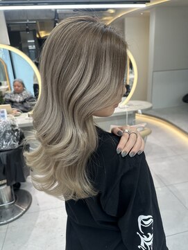ロンドメリア 天神大名店(Lond Melia) ★ミディアムヘア暗めカラーグランマッシュデザインカラー艶髪★