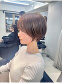 ハイトーンカラーマッシュショートヘアミルクティーベージュ