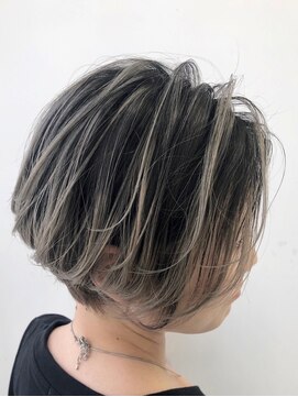 シエラ 心斎橋(CIERA.) アッシュグレーボブ ヘアアレンジプードルパーマロングヘア