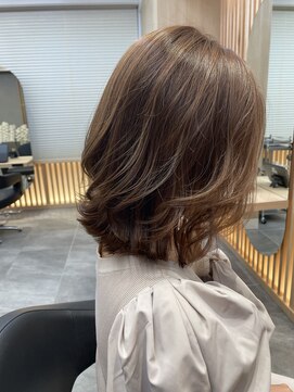 リファインド(REFINED) モカムースでふんわり柔らかなボブ　　村田