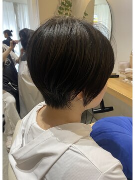 パラゴ(PARAGO.) 黒髪ハンサムショート