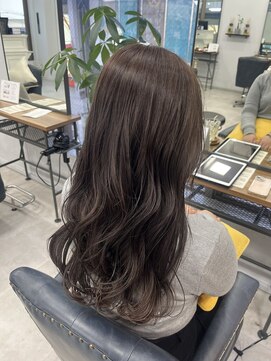 クラン 岡本(Chlan) 暗めカラー　デザインカラー　アッシュブラウン