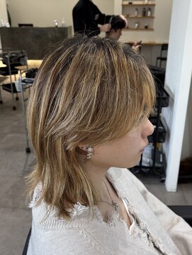 ヒュイル バイ ニアウ(Hwyl by Niau) MEN’S HAIR/ウルフ/バレイヤージュカラー/伊勢崎