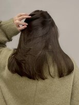 ヌード(nude)&nbsp;ナチュラルグレージュセミロング｜髪質改善カラー