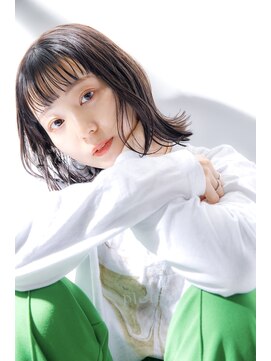 リノナ(Linona) こなれミディ 外はねくびれヘア 暗めカラー【LINONA】