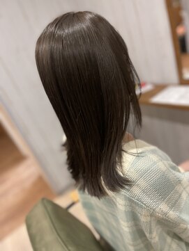 シュカブラ スパングル(Skovla Spangle) ミディアムヘア/オリーブグレージュ/赤み消し