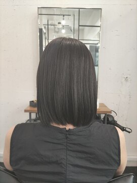 エスカーラ 町田(THE ESCALA) 斜めバング/グレージュカラー/シルキーベージュ［町田駅］