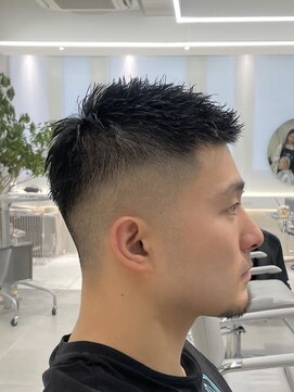 アールプラスヘアサロン(ar+ hair salon) 短髪黒髪ワイルドアップバングスキンフェード