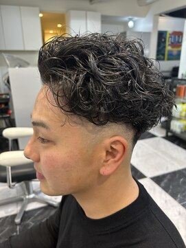 テテ(TETE) フェード/極道パーマ