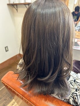 ル コワン ククー(Le coin coucou) オリーブカラー