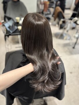 リス バイ ソヨン(Lis by SOYON) 韓国風ミディアム《ハッシュカット》に似合う透明感グレージュ◎