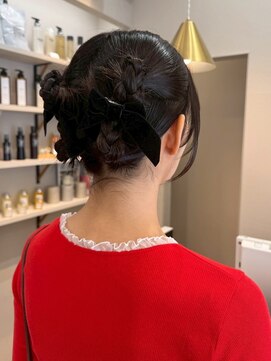 ポジ(poji) アレンジ　艶髪　髪質改善　ヘアセット　編みおろし　顔まわり