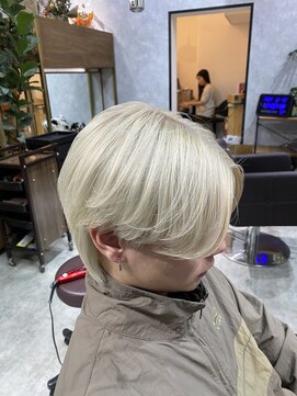 シールドヘアー 沖縄 新都心(C'LD Hair) ホワイト/那覇美容室/新都心美容室