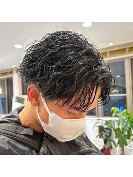 アイトーキョープラスシー 横浜(AI TOKYO+Sea) 横浜/高島町/フェザーパーマ/毛流れパーマ/センターパート