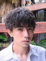 フィフス 札幌大通(fifth)&nbsp;無造作シャドウパーマの王道センターパートスタイル◎
