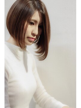 リゾナビューティーパーク (Rezona Beauty Park) coolで軽めな前下がりボブ