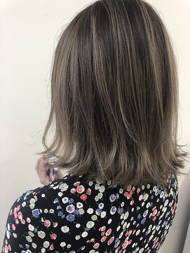 ノア(NOA by KENJE) ブリーチオンカラー.