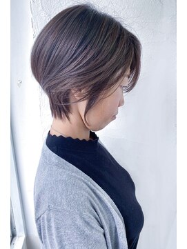 ムーンジェジェ(moon jeje) 骨格補正カットで頭が小さく見える♪大人ショートby柴立吉之助