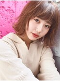 やわらかいボブベージュ