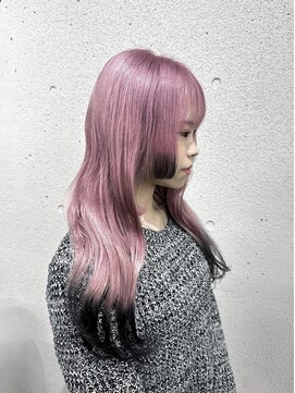 ヌークバイラヴェスト 四日市(neuk by lovest) ベビーピンクとブラックのエンドカラー