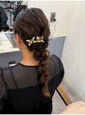 フォーマルな場にオススメな大人編みおろしヘア