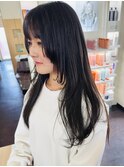黒髪ロングヘア・レイヤーカット