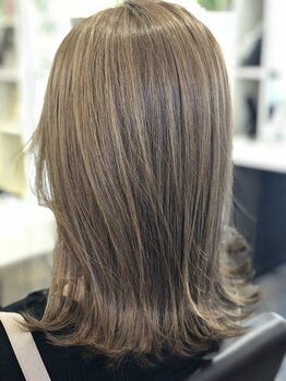 アリア トータルビューティー(Aria total beauty)の写真/髪質改善が好評！うねり・パサつき・広がりなどのお悩みを解決し、指通りサラサラのナチュラルヘアに。