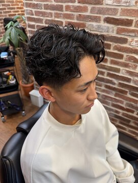 ラルフカール/テーパーフェード<理容室>[メンズ/床屋/神田]