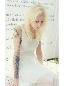 ワースホワイル(WORTH WHILE) マチルダボブピンクベージュインナーグレージュハイライト大人