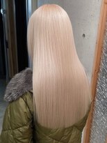 イル 長岡(iLe.) ミルクティーベージュブロンドブリーチカラーレイヤーカット