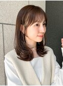 ミディアムレイヤー　顔周りカット　外ハネ　前髪　イメチェン
