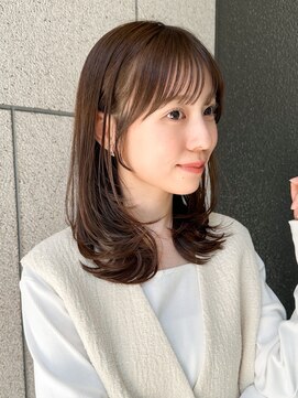 ガーデンヨコハマエスト(GARDEN YOKOHAMA est) ミディアムレイヤー 顔周りカット 外ハネ 前髪 イメチェン