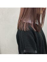 エモ(emo.) ぱつんとミディアム × コーラルピンク