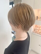 アブニールドール 大山台店 【ブリーチあり】ミルクティーカラー×ショートボブ