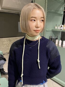 ロジ(loji) ホワイトブロンドボブ