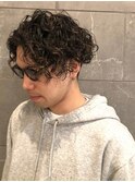 スペインカールパーマ　センターパート　ハイライト　30代40代