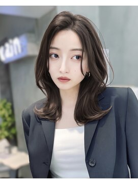 ヴェイン 渋谷(vain) くびれミディ レイヤーカット モテ髪 似合わせカット 20代30代