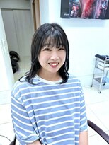 メタ(META) ●黒髪に近いブルー色の髪色になった小嶋陽菜さん♪