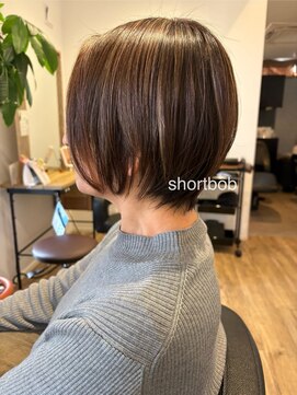 アンジュールテラス(UNJOUR TERRACE) ハイライト×ショートボブ