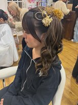 ビーバイシージャストビューティー(B by C just beauty)&nbsp;コテ巻き　ハイポニー　成人式　ヘアアレンジ