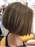 大人カッコイイショートボブ