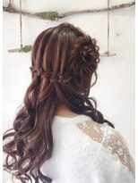 ヘアセットサロンエッジ(Edge)&nbsp;ガーリィなウォーターフォールお花アレンジ