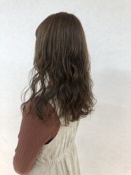 リア(Lia by KENJE) Lia ブリーチ無しでもアッシュベージュ♪