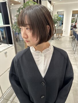 ステア ケース(stair case) 【馬場】大人かわいい黒髪前下がりボブ耳かけ前髪あり