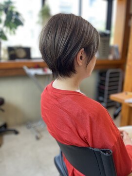 コモレビ(komorebi) 【嶋崎翔】グレージュカラー脱白髪染め、レイヤーカット