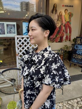 ヒカリス 東三国(HIKARIS) 笑顔溢れる/刈り上げ女子/アシメショート