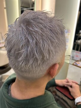 カール 鶴川店(K:R) ハイトーンカラーシルバーアッシュ