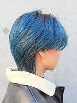 トリコ ショップアンドヘアサロン(tricot shop hair salon)&nbsp;ブリーチ有りブルーカラー×ハンサムショート　フクザワ